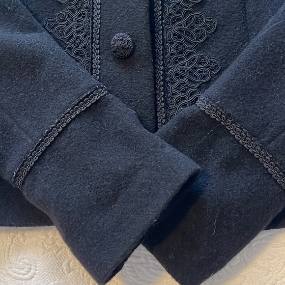 Vintage wool short jacket in size medium - Picture 6 of 9